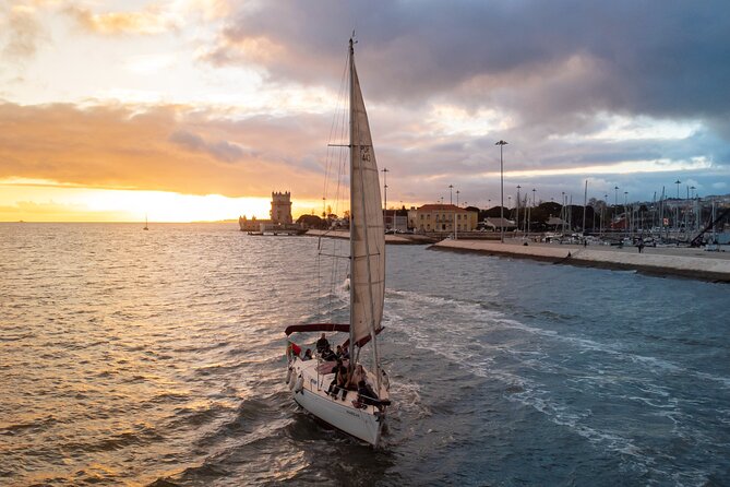 2 Hours Private Sailing Tour with Wine and Snacks - Why Lisbon’s Tagus River makes a good sightseeing route