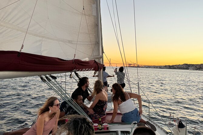 2 Hours Private Sailing Tour with Wine and Snacks - Wine, cheese, and chouriço onboard