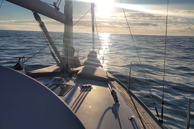 2 hours Private sunset experience by sailboat in Cascais - Key points to know before booking