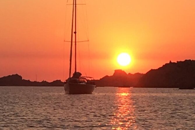 2 hours Private sunset experience by sailboat in Cascais - What the private format changes