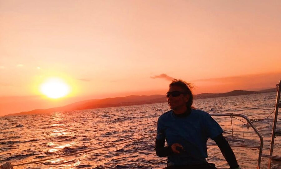 2 hours sunset sailing in a sailboat in Platja d'Aro - Sunset gives way to the moon and shore lights