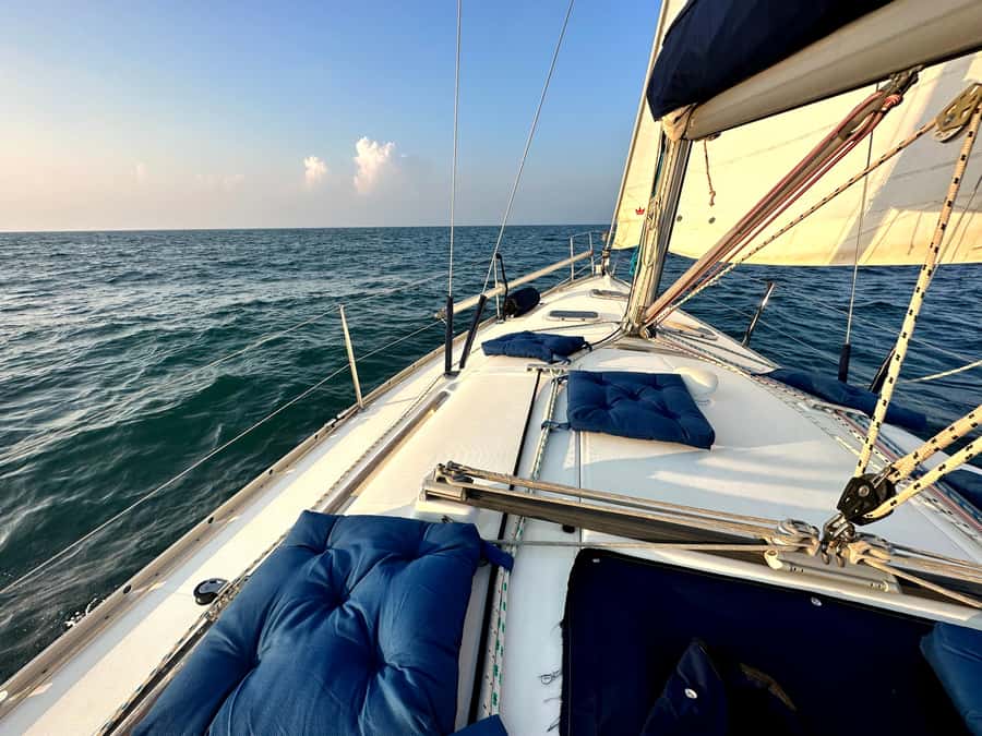 2 hrs Sailing tour with views on Burj Khalifa, Dubai skyline - Why this sailing trip feels different