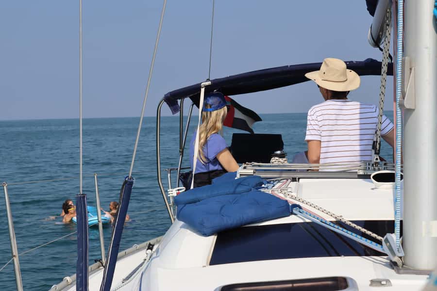 2 hrs Sailing tour with views on Burj Khalifa, Dubai skyline - Thirty minutes near The World Islands
