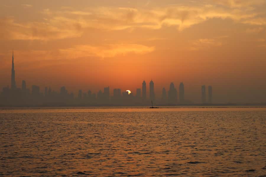 2 hrs Sailing tour with views on Burj Khalifa, Dubai skyline - The skipper makes a real difference