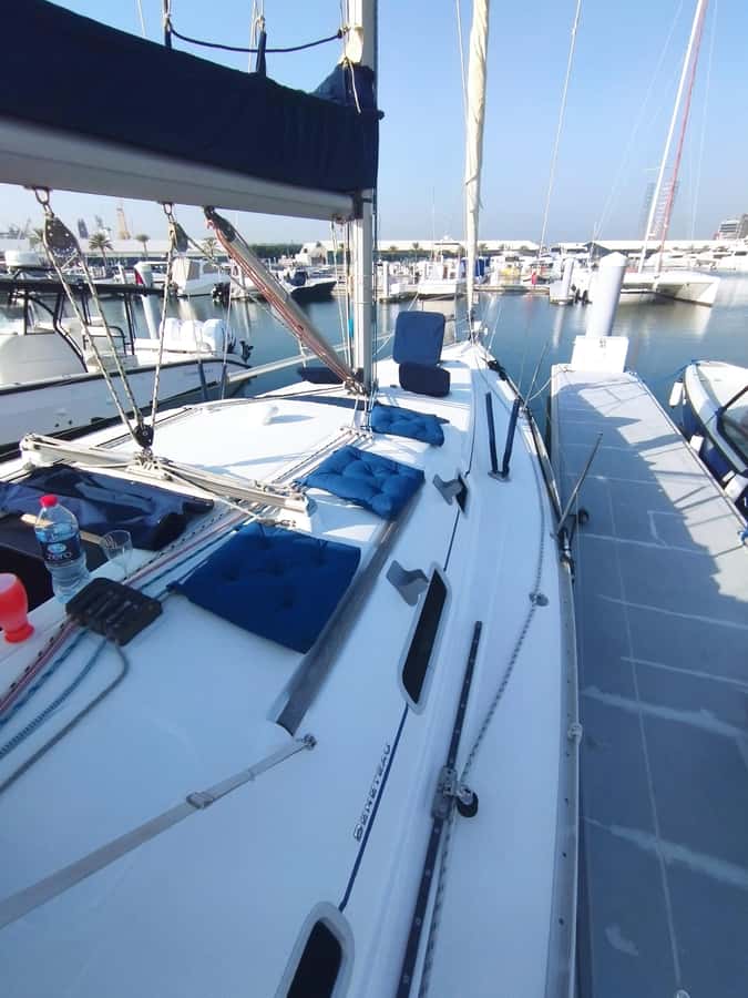 2 hrs Sailing tour with views on Burj Khalifa, Dubai skyline - Meeting the yacht at Mina Rashid
