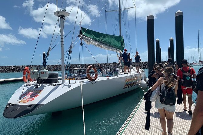 2-Night Whitsundays Sailing Cruise incl. Whitehaven Beach & Great Barrier Reef - Whitehaven Beach and its bright silica sand
