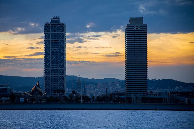 2h Sailing Tour from Barcelona. Sunset or Day Sailing experience - What the Small Group Adds