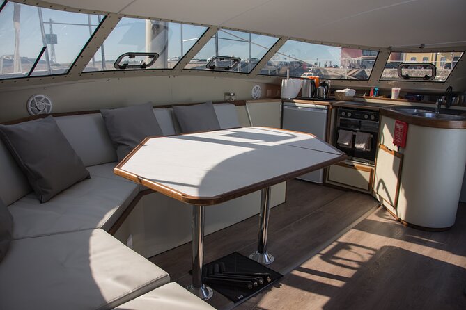 2H Tour on a Private Sailing Catamaran "Scarlett" up to 16 people - Bringing food and drinks aboard