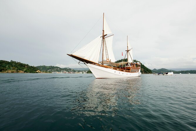 3 Days Deluxe Boat Private Cabin Sailing Trip in Komodo Island - The Komodo highlights at a glance