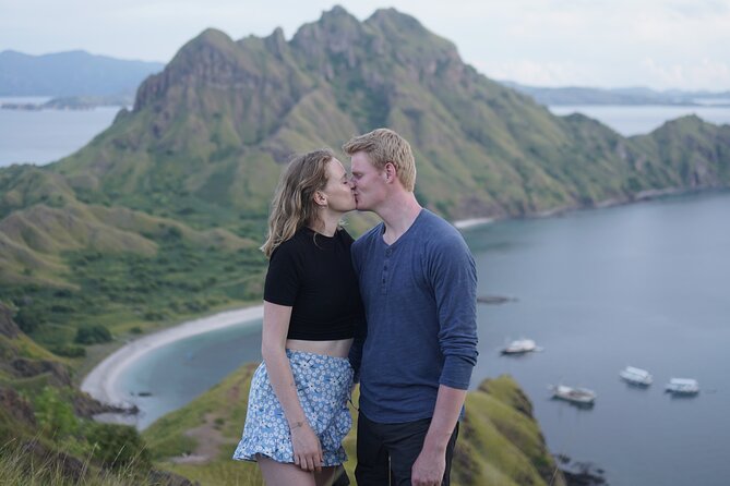 3 Days Deluxe Boat Private Cabin Sailing Trip in Komodo Island - Life aboard the phinisi