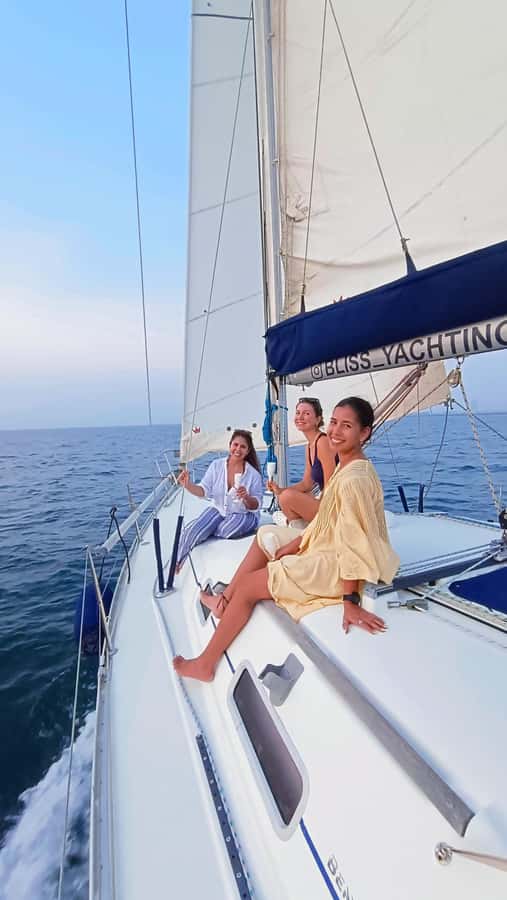 3 hrs Sailboat sea adventure in Dubai with Burj Khalifa view - Who will enjoy this sailing trip most