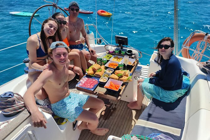 4h - Extended Private Sailing Tour around the Lobos Island - What the private format changes