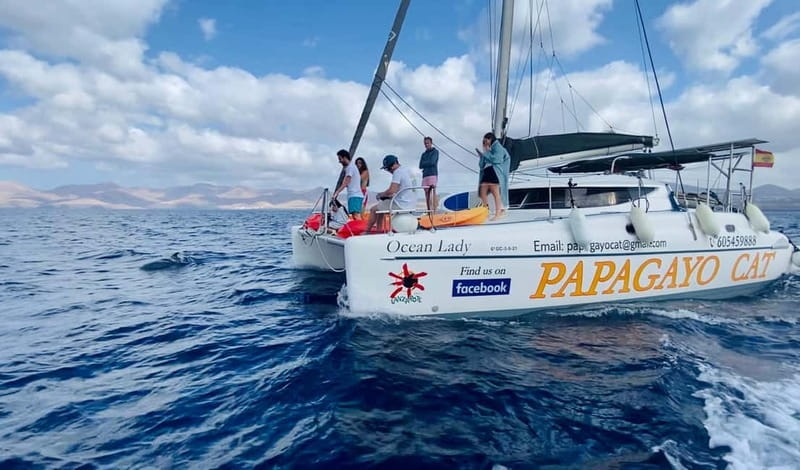 4h Shared Catamaran sailing to Papagayo Beaches (12pers max) - Sailing along Lanzarote’s east coast