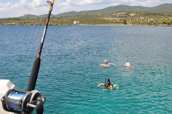5 hours from Sithonia: Sailing trip secluded coves & Islands - Captain George and the sailing style