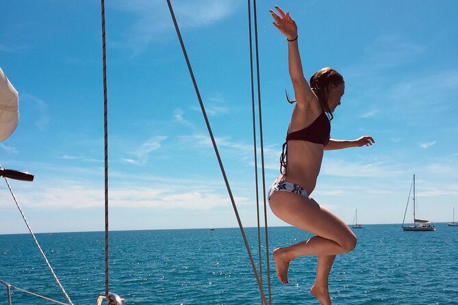 7-day cruise in a 12-meter sailboat - Weather, booking conditions, and practical limits
