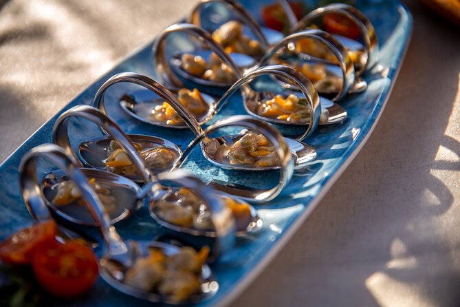A 2 hours Local Tapas and sailing adventure in Barcelona - Why a short sailing trip works well in Barcelona