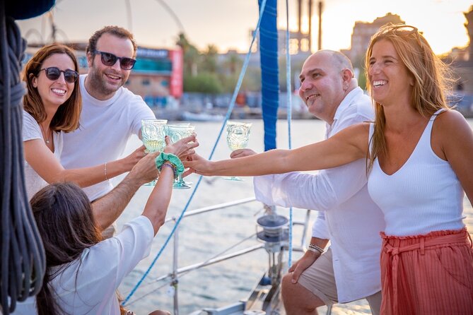 A 2 hours Local Tapas and sailing adventure in Barcelona - Montjuic and the Columbus Monument from offshore