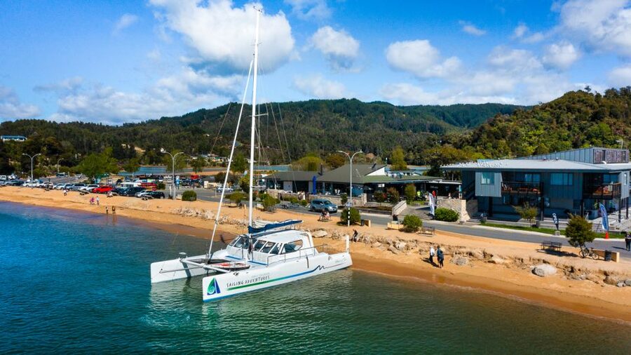 Abel Tasman National Park: Day Sailing Adventure with Lunch - Setting off from Kaiteriteri at 10 am