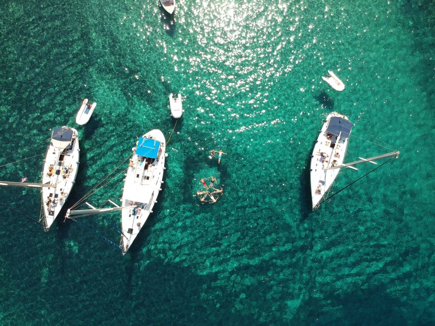 Adamantas: Milos Sightseeing Sailboat Cruise - Kleftiko, the reason most people book