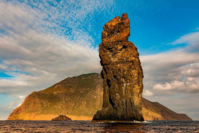 Aeolian Islands - Sailing week with skipper and assistant - Day 6: Basiluzzo, Lisca Bianca, and a night near Panarea