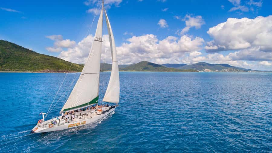 Airlie Beach: 2-Night Whitsundays Sailing Trip with Meals - Whitehaven Beach before the crowds
