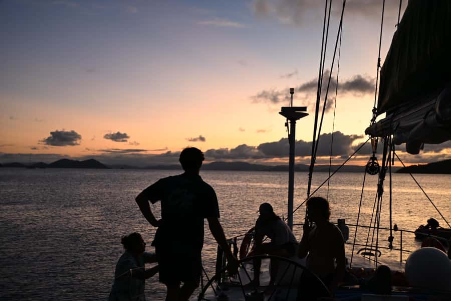 Airlie Beach: 2-Night Whitsundays Sailing Trip with Meals - Meals that keep you going