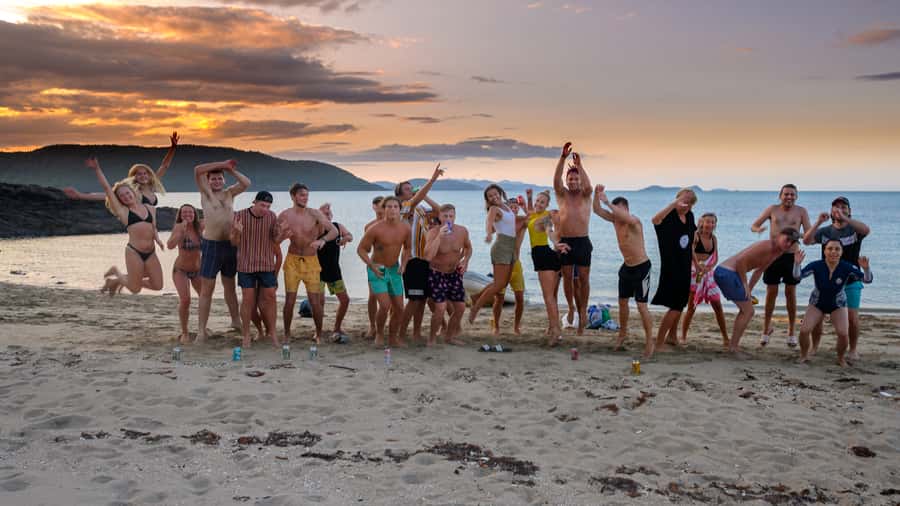Airlie Beach: 2-Night Whitsundays Sailing Trip with Meals - Snorkeling around Luncheon Bay and Blue Pearl Bay