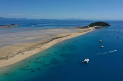 Whitsunday Islands Sailing, SUP & Snorkel Tour