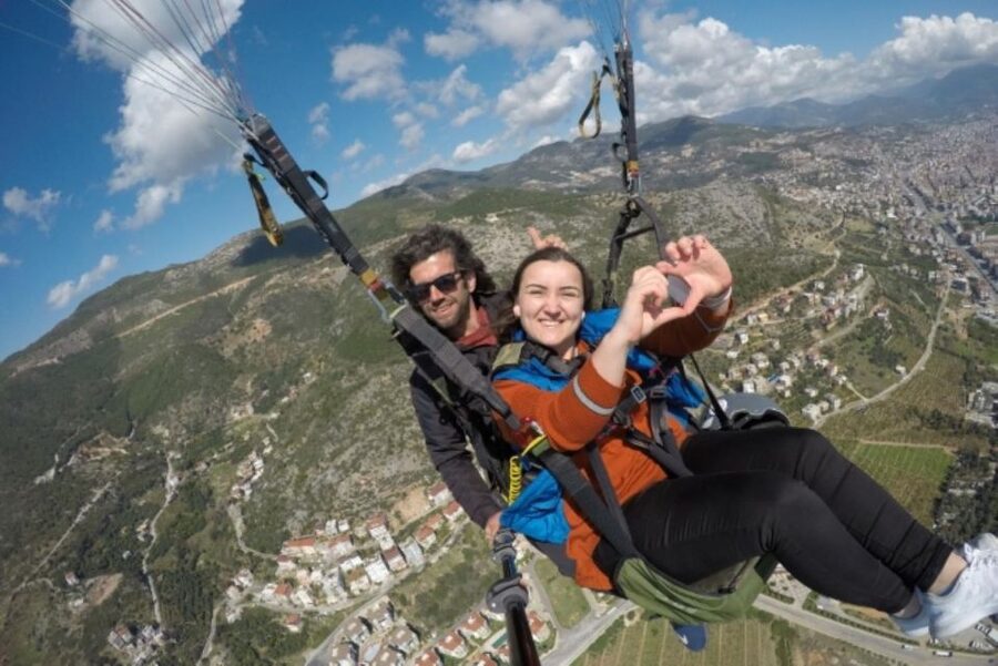 Alanya Paragliding Adventure Sail the Skies - The 15-minute flight over Alanya