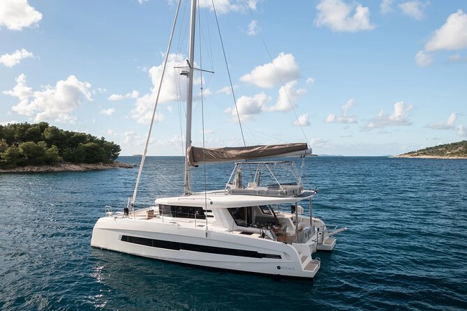 Albufeira: 2h30 Sunset Sailing Experience - "Unwind" - Following the coast from São Rafael to Senhora da Rocha