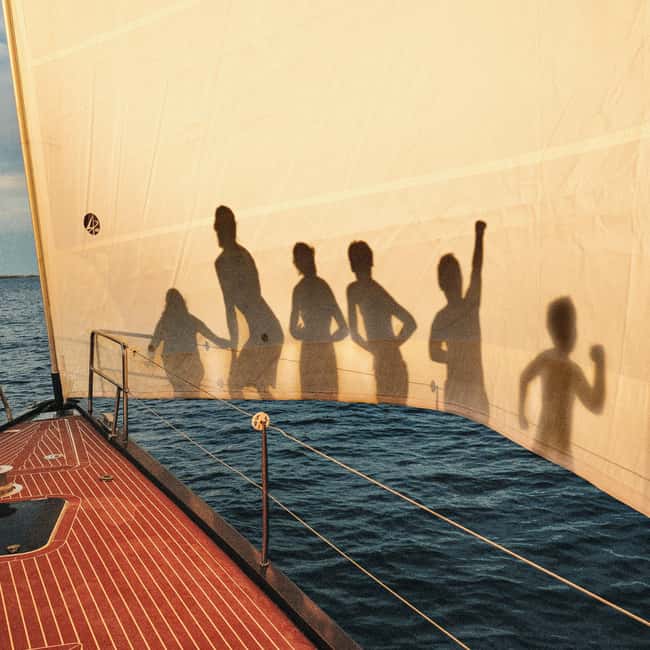 Alcúdia, Mallorca: Half Day Sailing Trip - Sailing the bay with Juan, Liliana, and the crew
