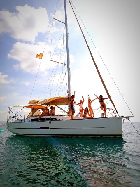 Alghero: Daily Sailing Experience with lunch onboard - Swimming, snorkeling, and the SUP board
