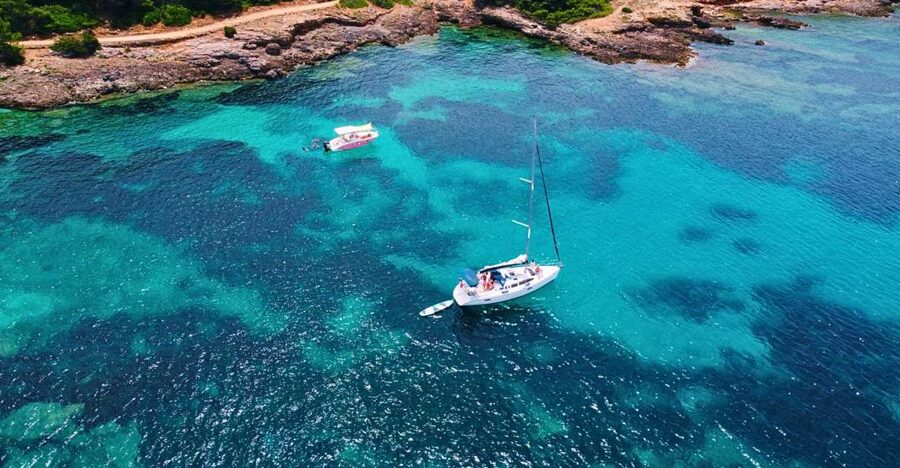 Alghero: Sailboat excursion in Porto Conte bay w/ Lunch - Setting sail from Alghero at 10 a.m.