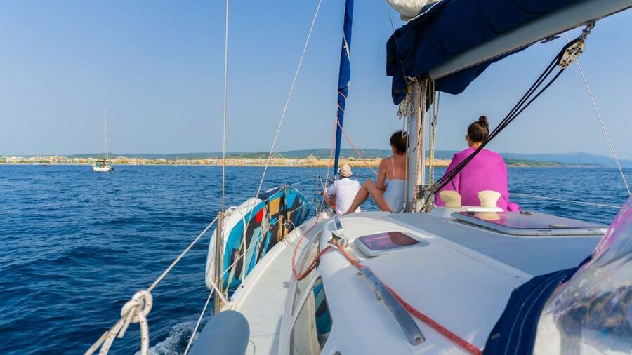Alghero: Sailboat excursion in Porto Conte bay w/ Lunch - Dragunara Cove and the afternoon swim