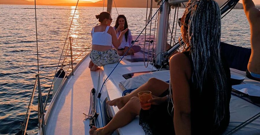 Alghero: Sunset Sailing Aperitif Experience - What Makes This Sailing Trip Worth Your Evening