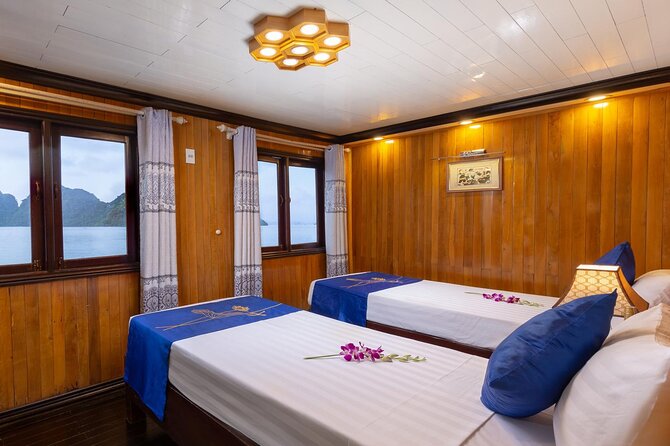 Amazing Sails Cruise - Bai Tu Long Bay Day Tour - Cabin Included - Lunch while the islands pass by