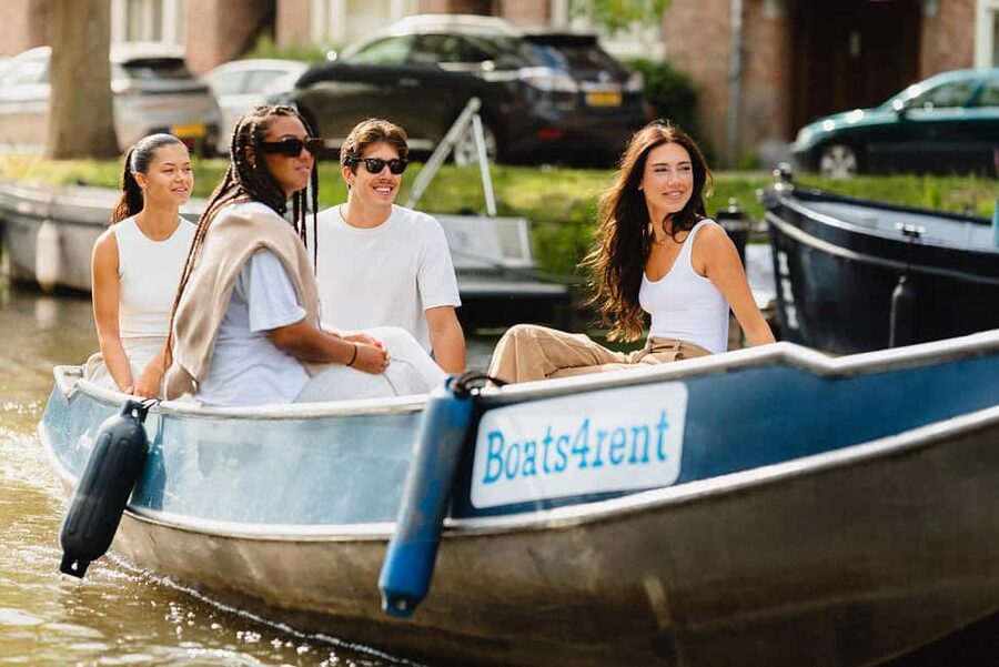 Amsterdam: Sail Yourself with a 2 Hour Boat Rental - Building a two-hour route through central Amsterdam