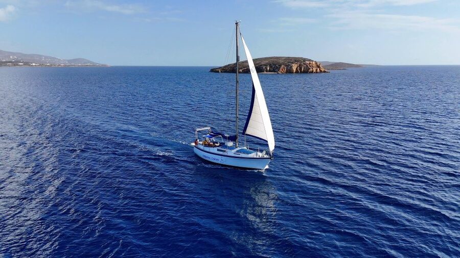 Antiparos: Private Sailing Cruise with Swim Stops and Lunch - Sailing the southern coast of Antiparos
