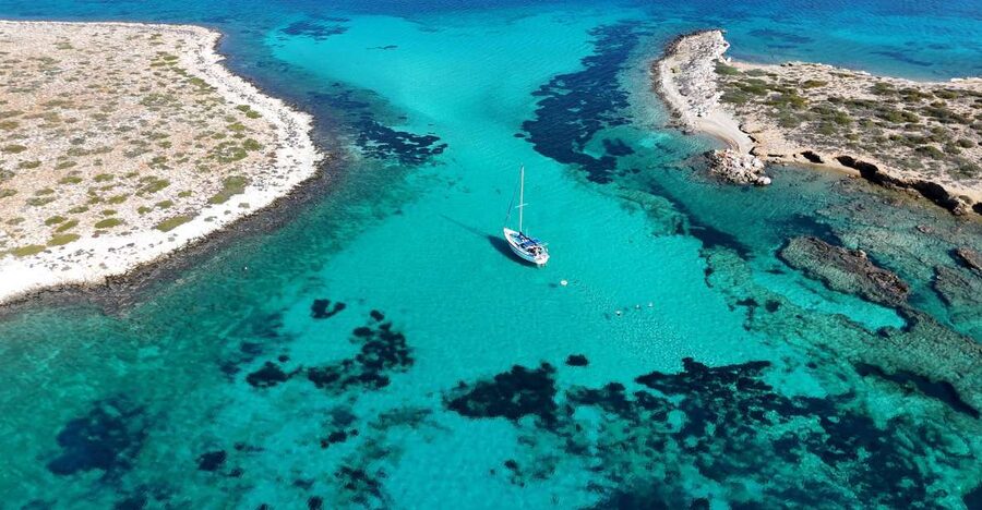 Antiparos: Private Sailing Cruise with Swim Stops and Lunch - Panteronisia and the first swim