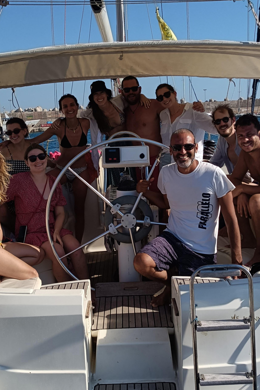 Apulia: sailing boat tour with aperitif - Who will enjoy this sailing trip most