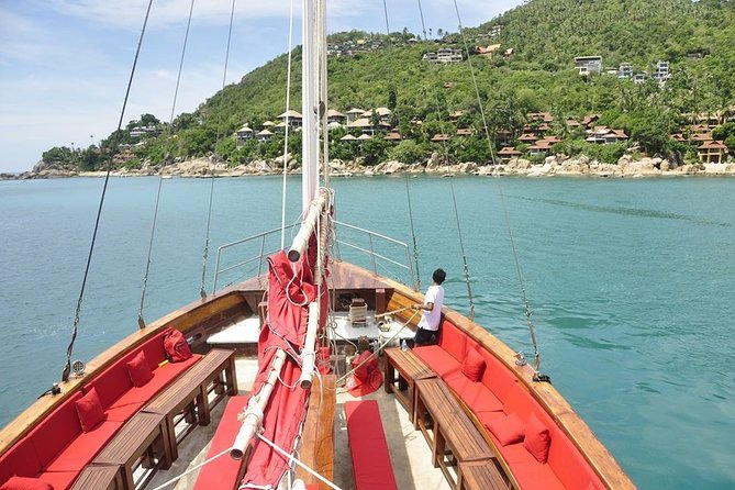 Around Koh Samui Day Cruise Tour By Red Baron Chinese Sailboat - Boarding the Red Baron at 9:30am