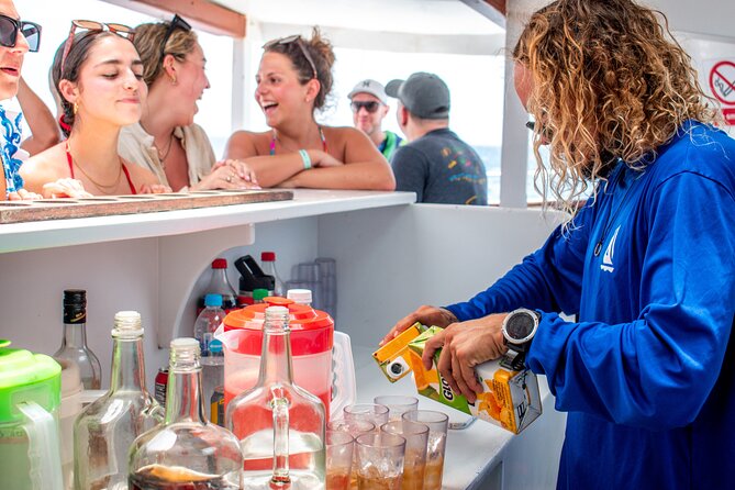 Arusun Catamaran Sail with Snorkeling in Aruba - What the open bar and snacks really add