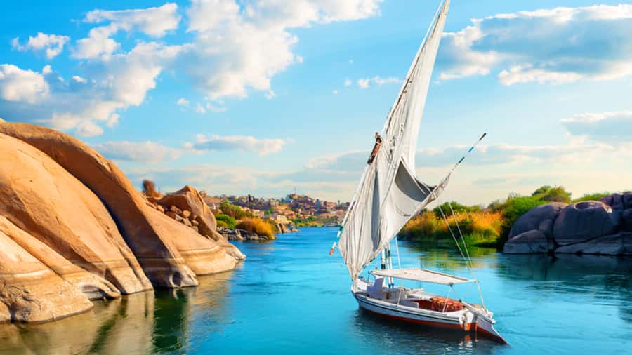 Aswan Private Felucca Ride: Sail Around Elephantine Island. - Meeting your guide and reaching the Nile
