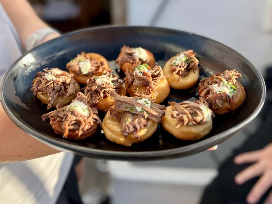 Auckland: Harbour Sailing Cruise with 3-Course Dinner - Drinks, service, and the mood onboard