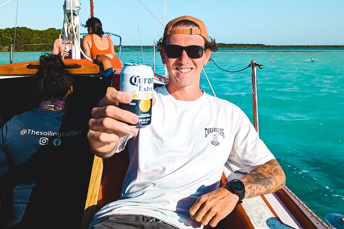 Bacalar: 4hr Private Sailing Tour with Guacamole & Drinks - Starting at Jardín de Venus Camping & Guest House
