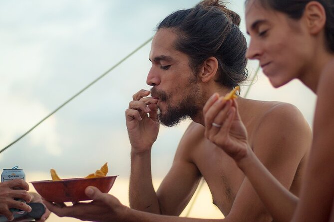 Bacalar: 4hr Private Sailing Tour with Guacamole & Drinks - Guacamole, beer, fruit, and a simple onboard meal