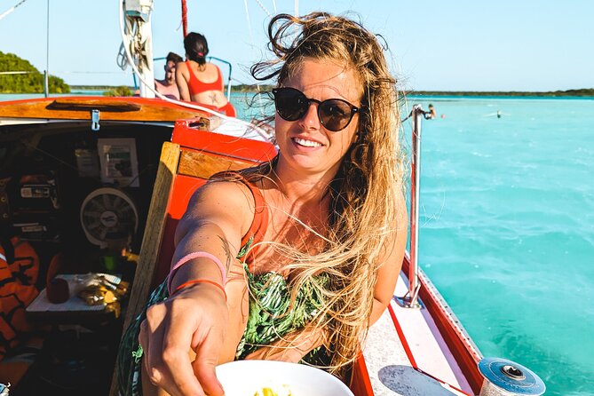 Bacalar: 4hr Private Sailing Tour with Guacamole & Drinks - What makes the private format worth paying for