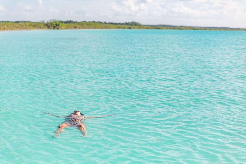 Bacalar: Group Sailing Trip with Swimming and Drinks - The guides make the difference
