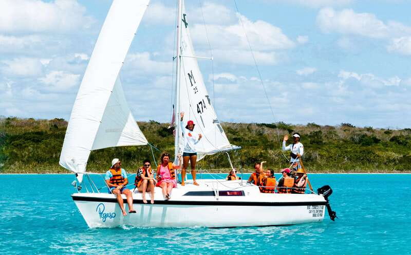 Bacalar: Group Sailing Trip with Swimming and Drinks - Bird Island and the best swimming time