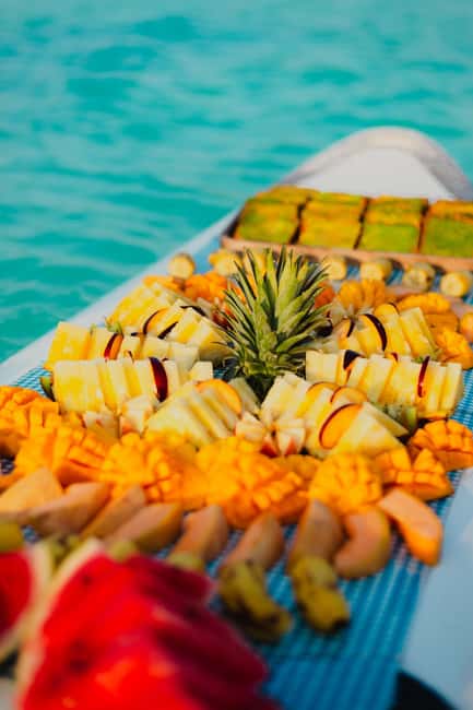 Bacalar Lagoon Sailing Tour with Open Bar and Mexican Lunch - Open bar, fruit, guacamole, and Mexican food
